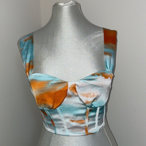 Corset style top size medium - Picture 2 of 5